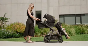 Silver Cross Reef traditional pram with navy chassis